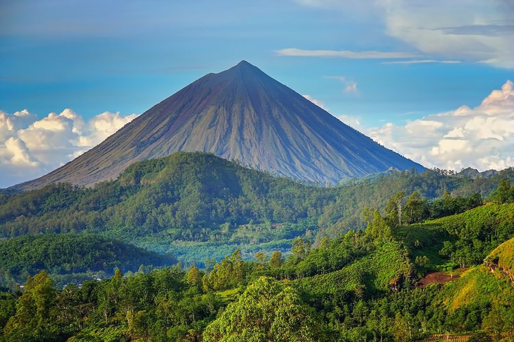 Fakta Tentang Gunung Lawu - Gunung Paling Mistis Di Jawa
