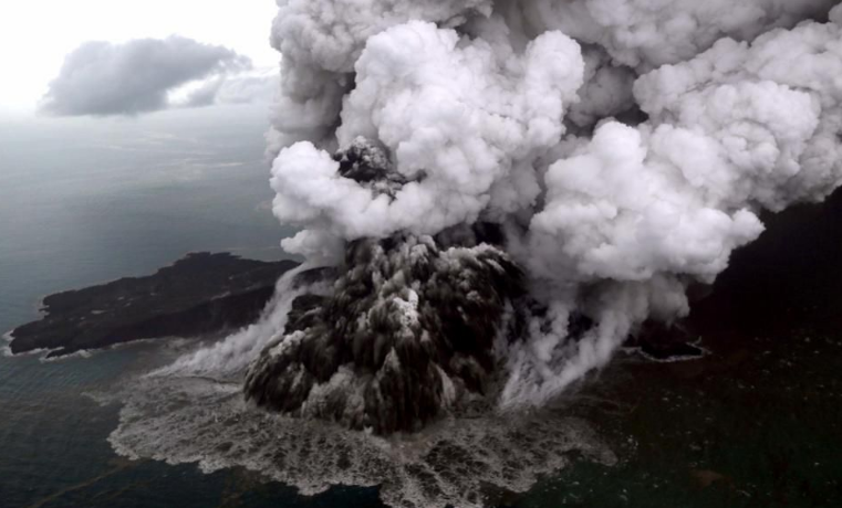 Deretan Gunung Berapi Penyebab Tsunami Dahsyat Di Indonesia